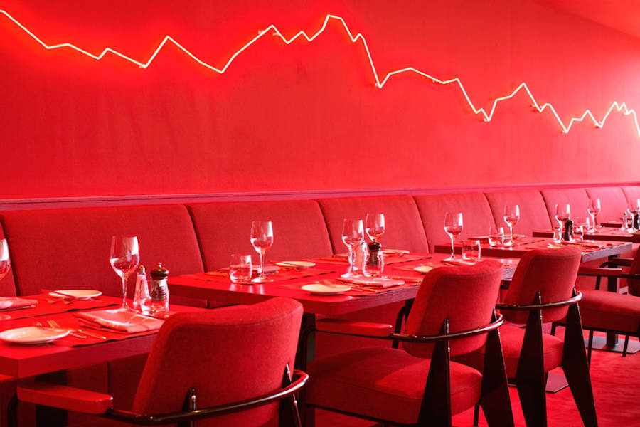 向瑞士景观致敬的现代餐厅室内设计